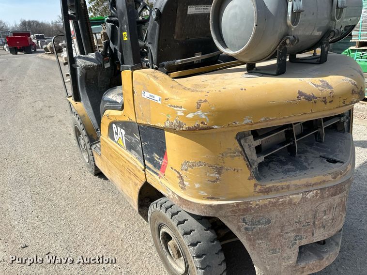 image for item EN3024 Caterpillar GP25N forklift