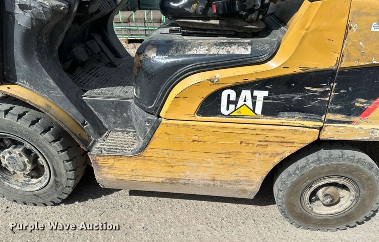 image for item EN3024 Caterpillar GP25N forklift