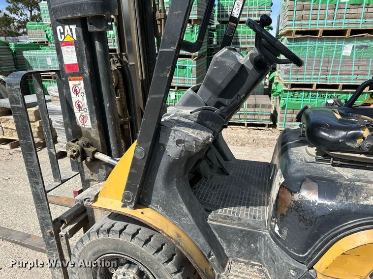 image for item EN3024 Caterpillar GP25N forklift