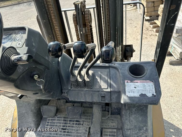 image for item EN3024 Caterpillar GP25N forklift
