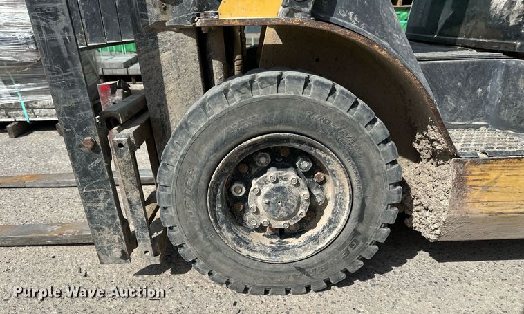 image for item EN3024 Caterpillar GP25N forklift