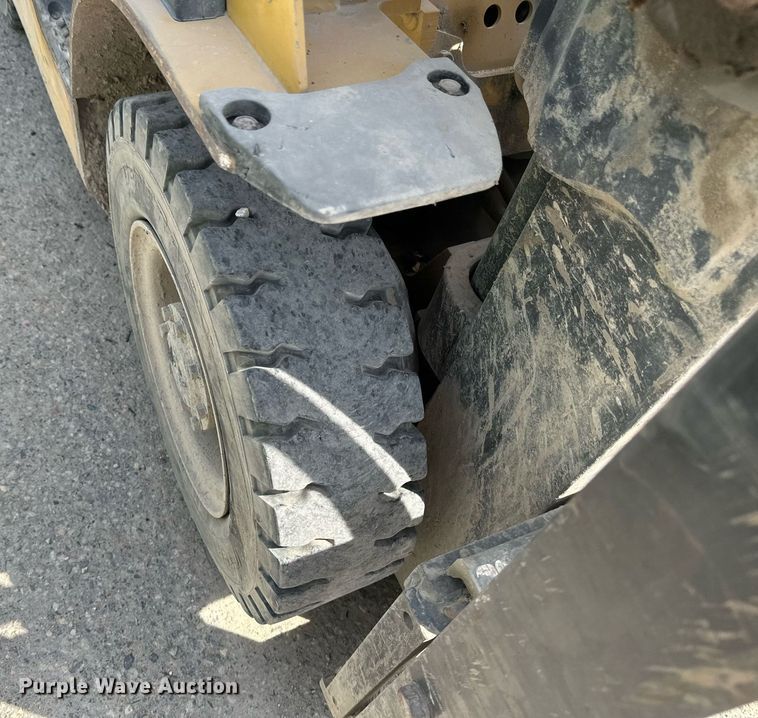 image for item EN3024 Caterpillar GP25N forklift