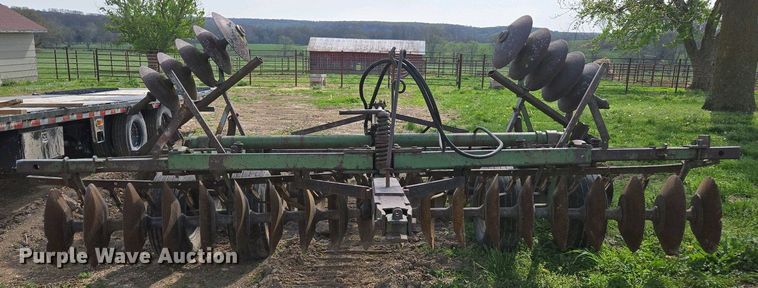 image for item EN3582 John Deere tandem disk