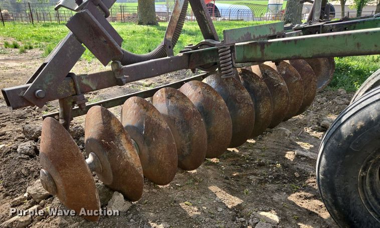 image for item EN3582 John Deere tandem disk