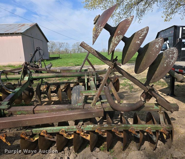 image for item EN3582 John Deere tandem disk