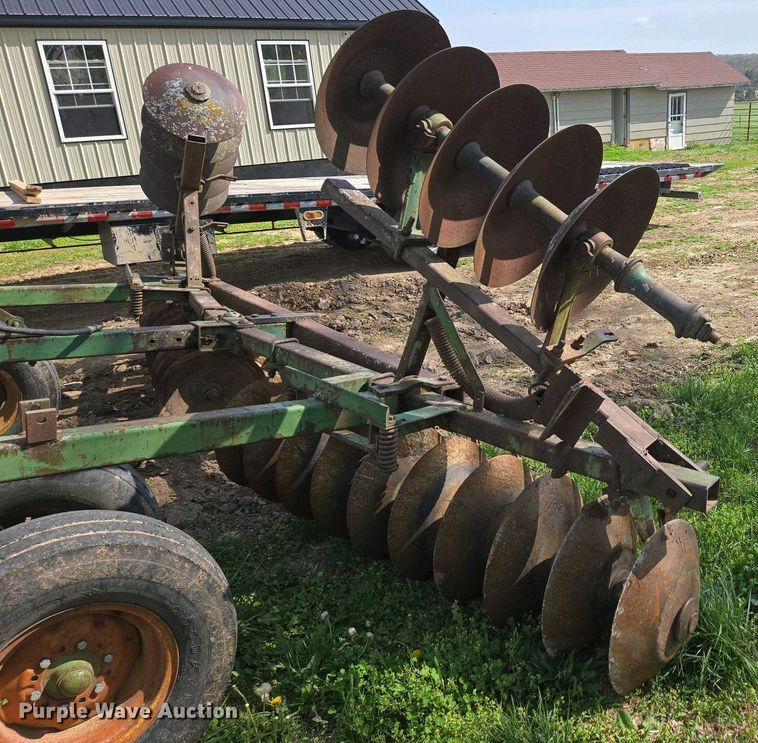 image for item EN3582 John Deere tandem disk