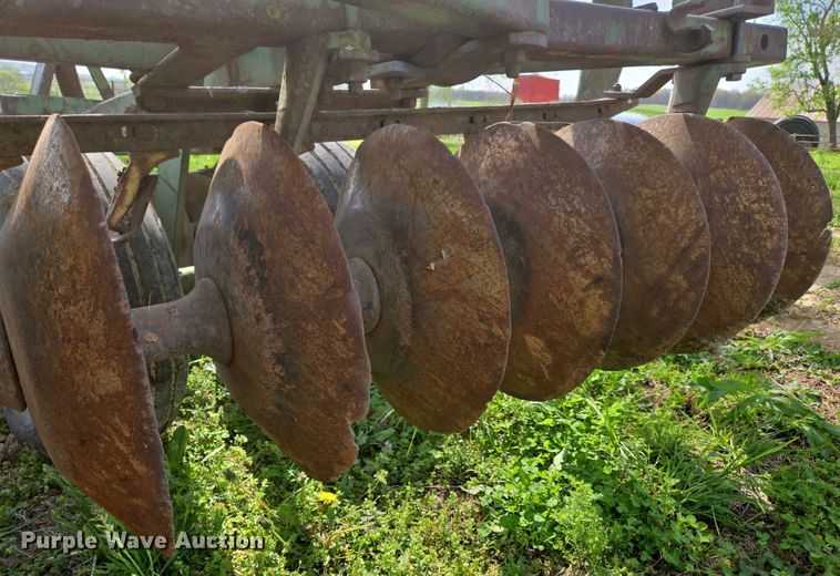 image for item EN3582 John Deere tandem disk