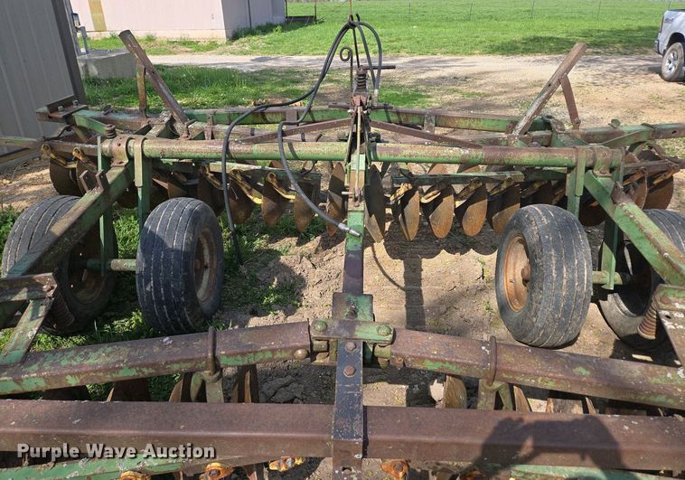 image for item EN3582 John Deere tandem disk