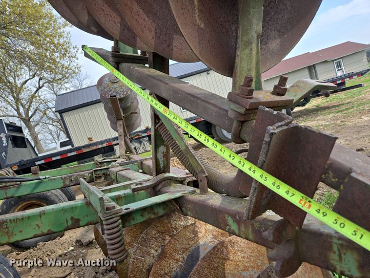 image for item EN3582 John Deere tandem disk