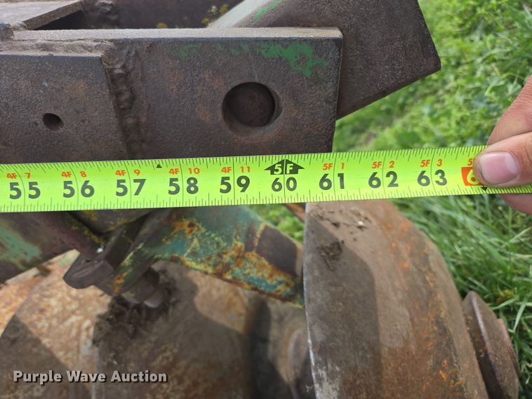 image for item EN3582 John Deere tandem disk