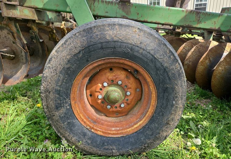 image for item EN3582 John Deere tandem disk