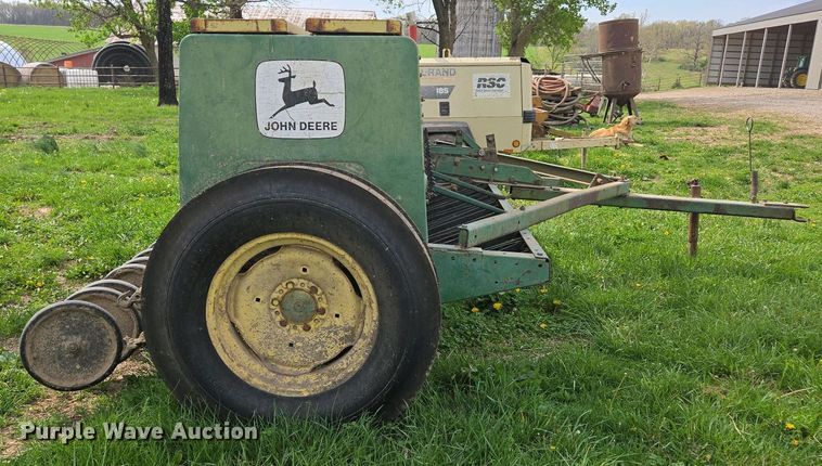 image for item EN3583 John Deere 8300217D grain drill