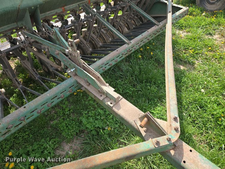 image for item EN3583 John Deere 8300217D grain drill