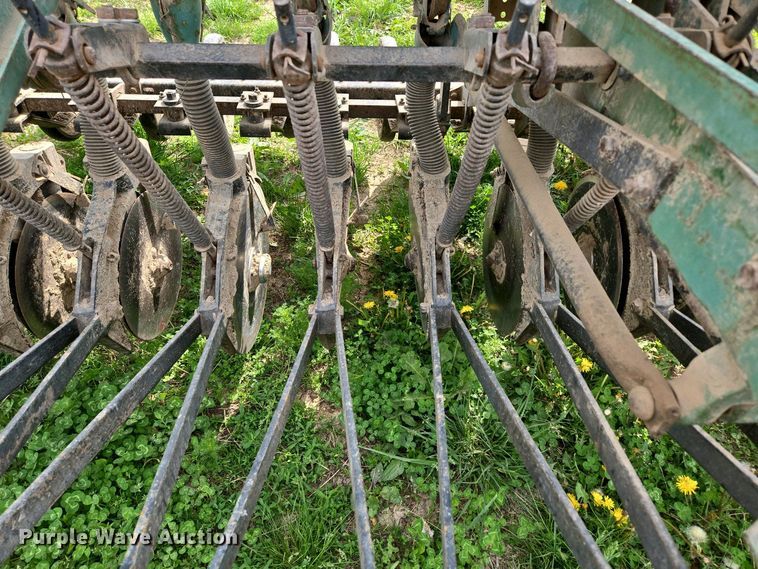 image for item EN3583 John Deere 8300217D grain drill