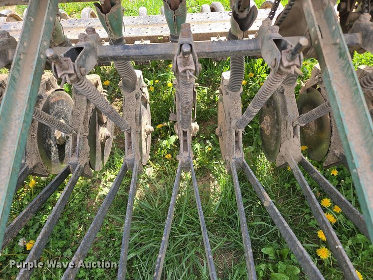 image for item EN3583 John Deere 8300217D grain drill