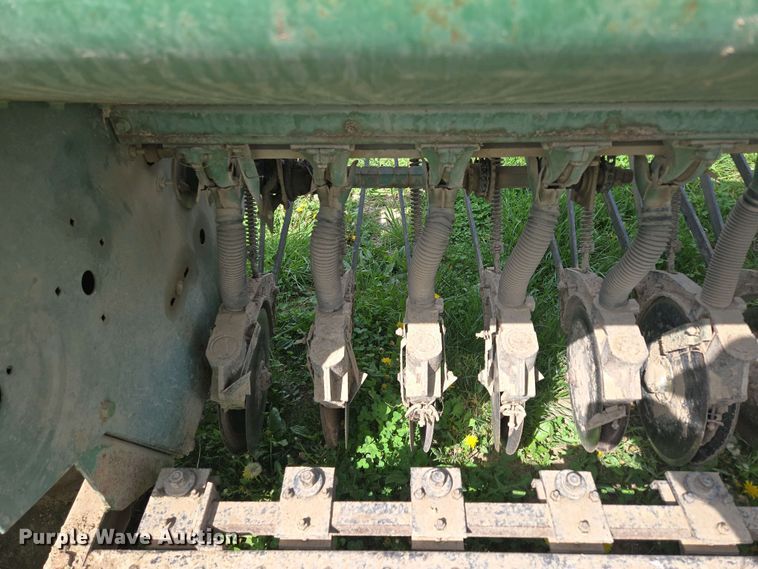 image for item EN3583 John Deere 8300217D grain drill