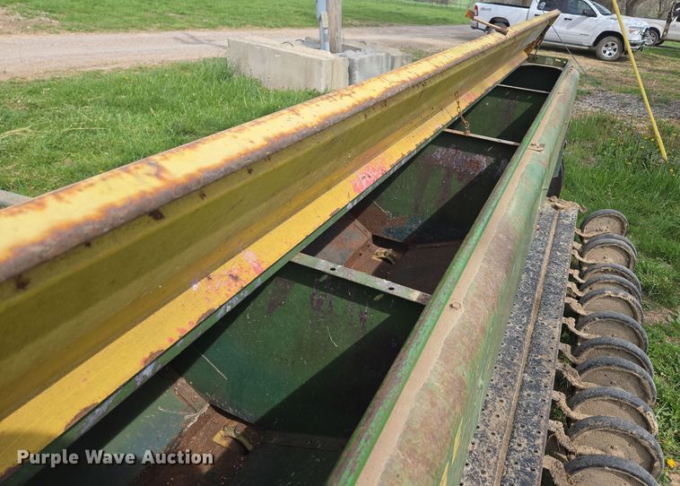 image for item EN3583 John Deere 8300217D grain drill