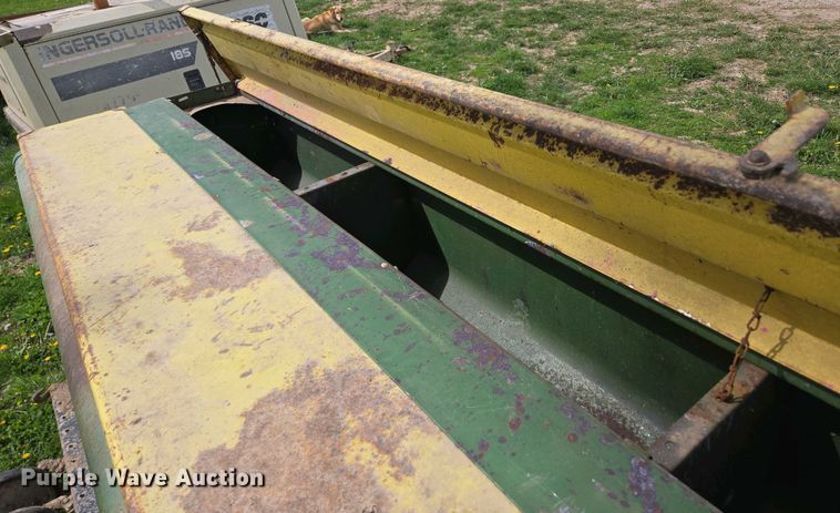 image for item EN3583 John Deere 8300217D grain drill