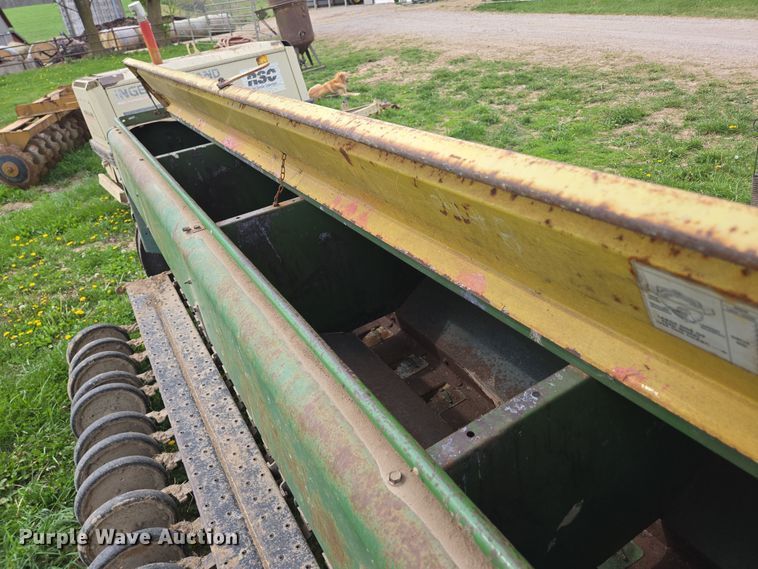 image for item EN3583 John Deere 8300217D grain drill