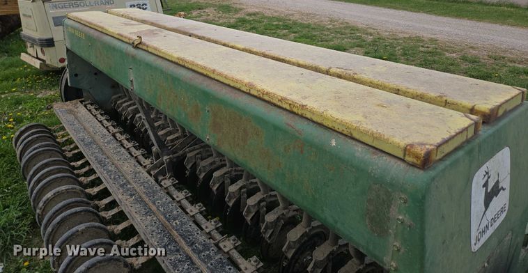 image for item EN3583 John Deere 8300217D grain drill