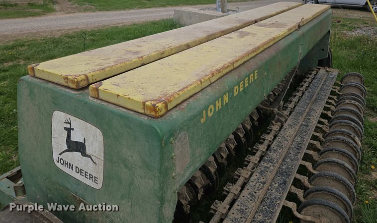 image for item EN3583 John Deere 8300217D grain drill