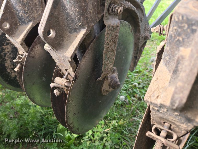 image for item EN3583 John Deere 8300217D grain drill