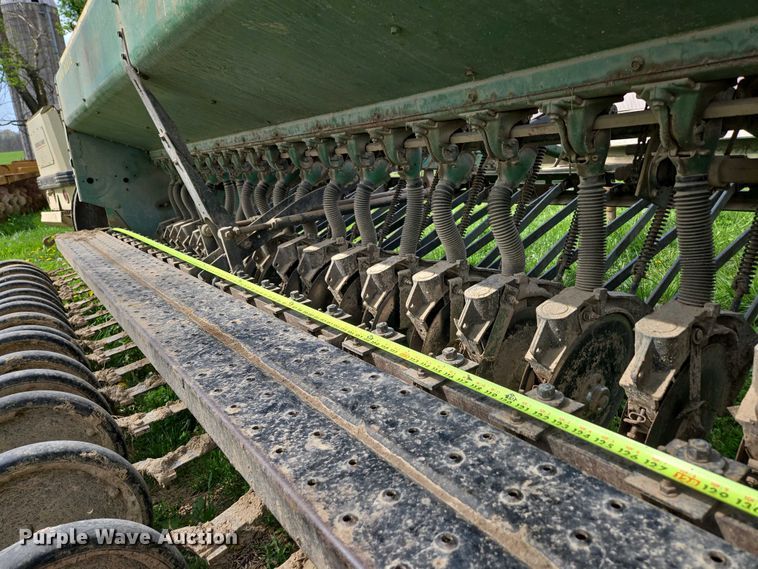 image for item EN3583 John Deere 8300217D grain drill