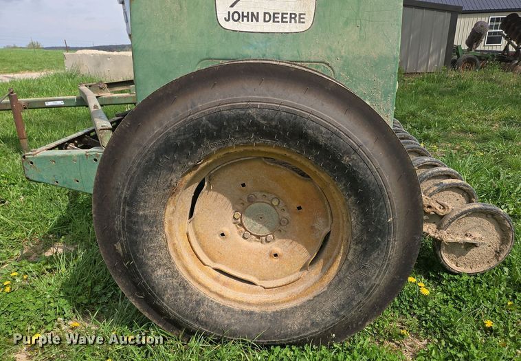 image for item EN3583 John Deere 8300217D grain drill
