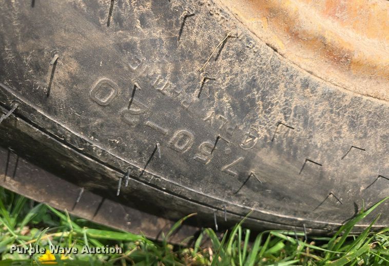 image for item EN3583 John Deere 8300217D grain drill