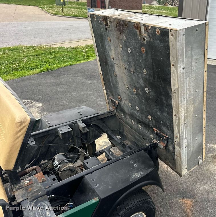 image for item EN4507 Cushman Refresher 1200 golf cart