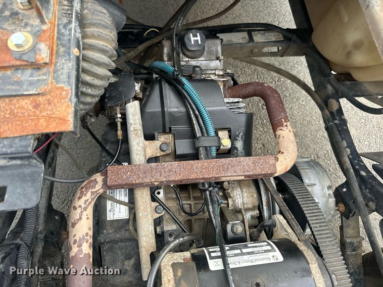 image for item EN4507 Cushman Refresher 1200 golf cart