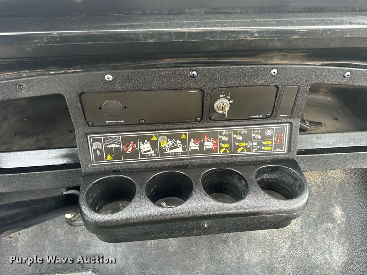 image for item EN4508 Cushman Hauler 1200 golf cart