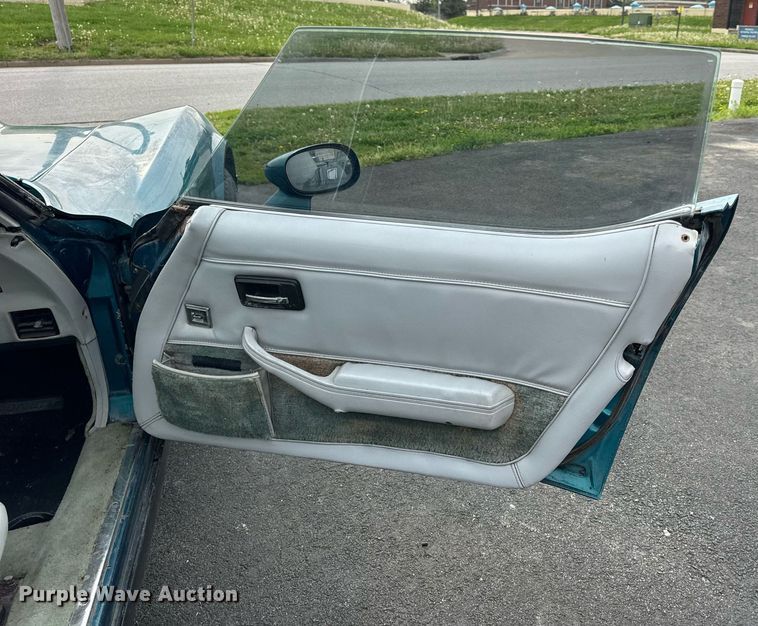 image for item EN4510 1982 Chevrolet Corvette 