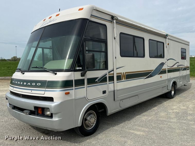 image for item EN4512 1996 Winnebago Adventure RV