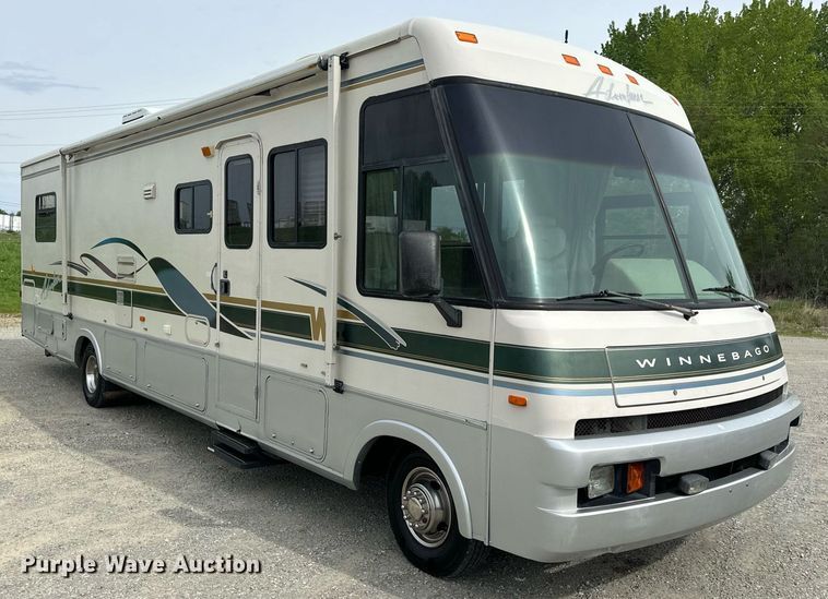 image for item EN4512 1996 Winnebago Adventure RV