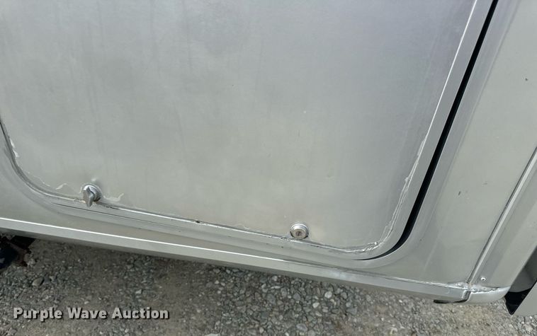 image for item EN4512 1996 Winnebago Adventure RV