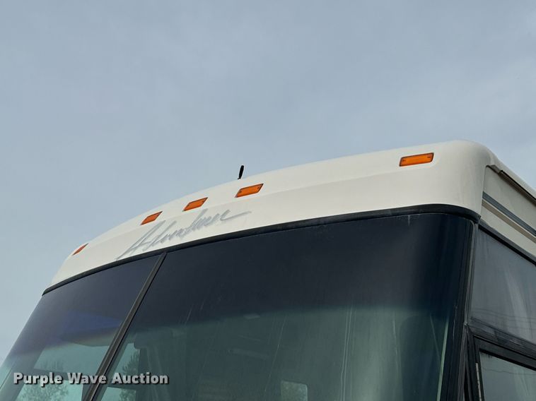 image for item EN4512 1996 Winnebago Adventure RV