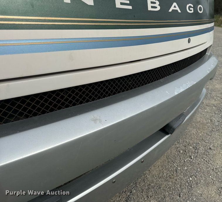 image for item EN4512 1996 Winnebago Adventure RV