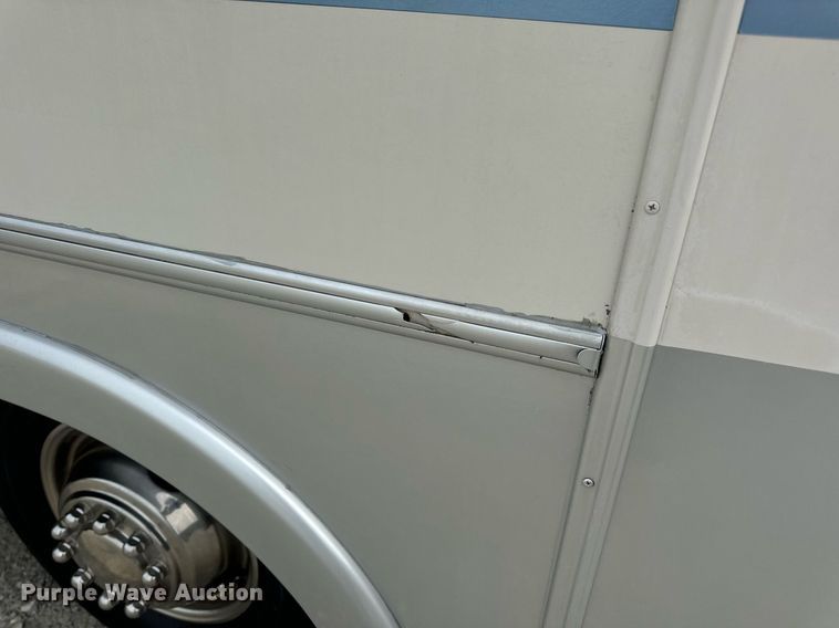 image for item EN4512 1996 Winnebago Adventure RV