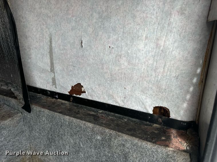 image for item EN4512 1996 Winnebago Adventure RV