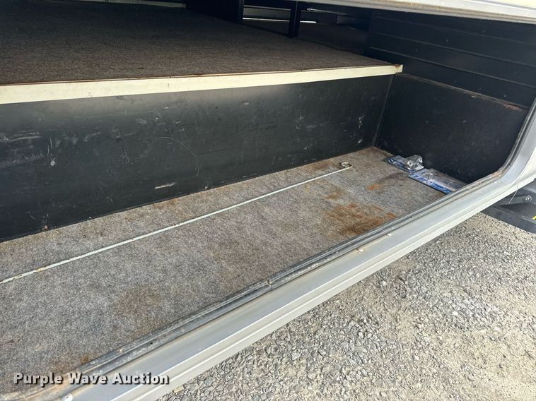 image for item EN4512 1996 Winnebago Adventure RV