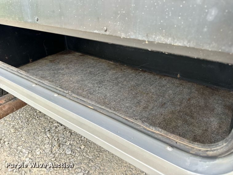 image for item EN4512 1996 Winnebago Adventure RV