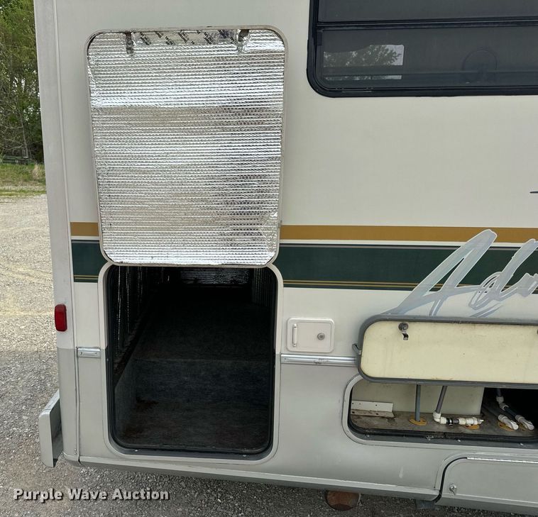 image for item EN4512 1996 Winnebago Adventure RV