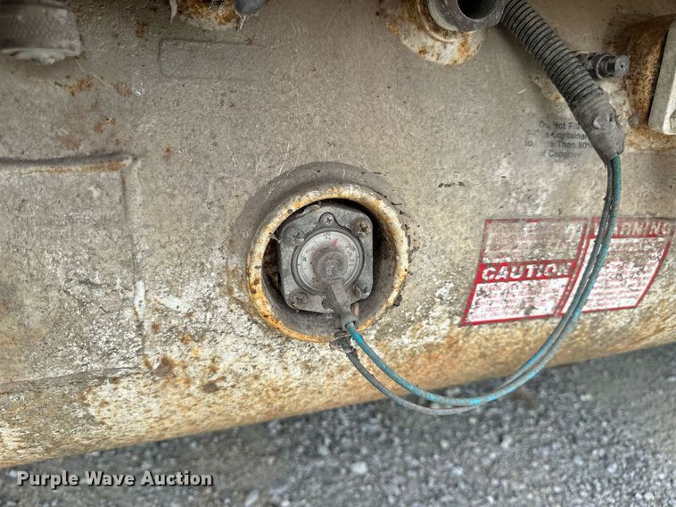 image for item EN4512 1996 Winnebago Adventure RV