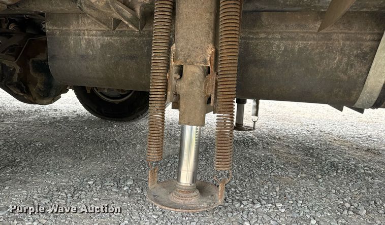 image for item EN4512 1996 Winnebago Adventure RV