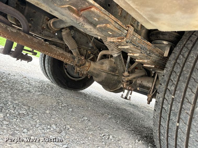 image for item EN4512 1996 Winnebago Adventure RV