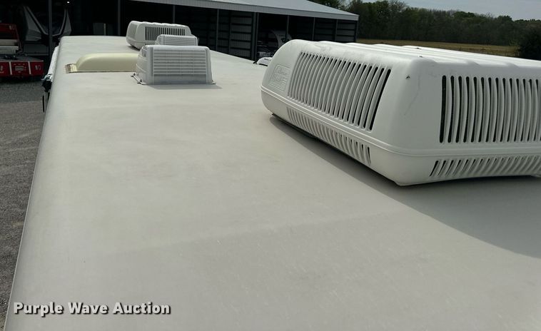 image for item EN4512 1996 Winnebago Adventure RV