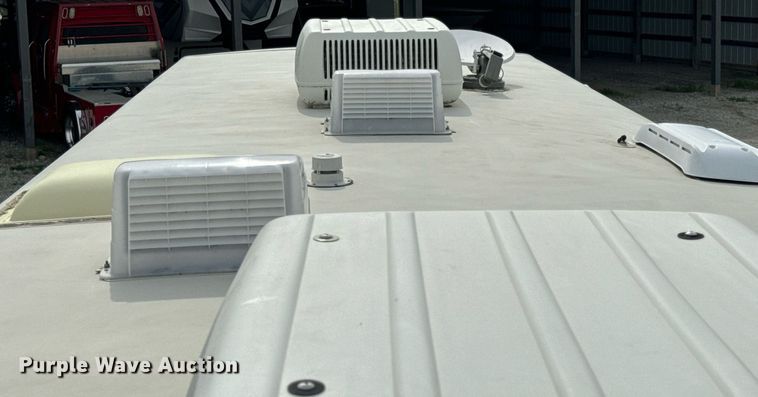 image for item EN4512 1996 Winnebago Adventure RV