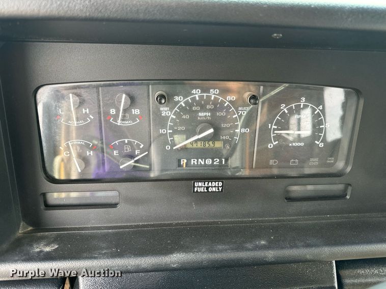 image for item EN4512 1996 Winnebago Adventure RV