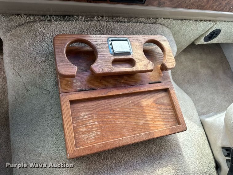 image for item EN4512 1996 Winnebago Adventure RV